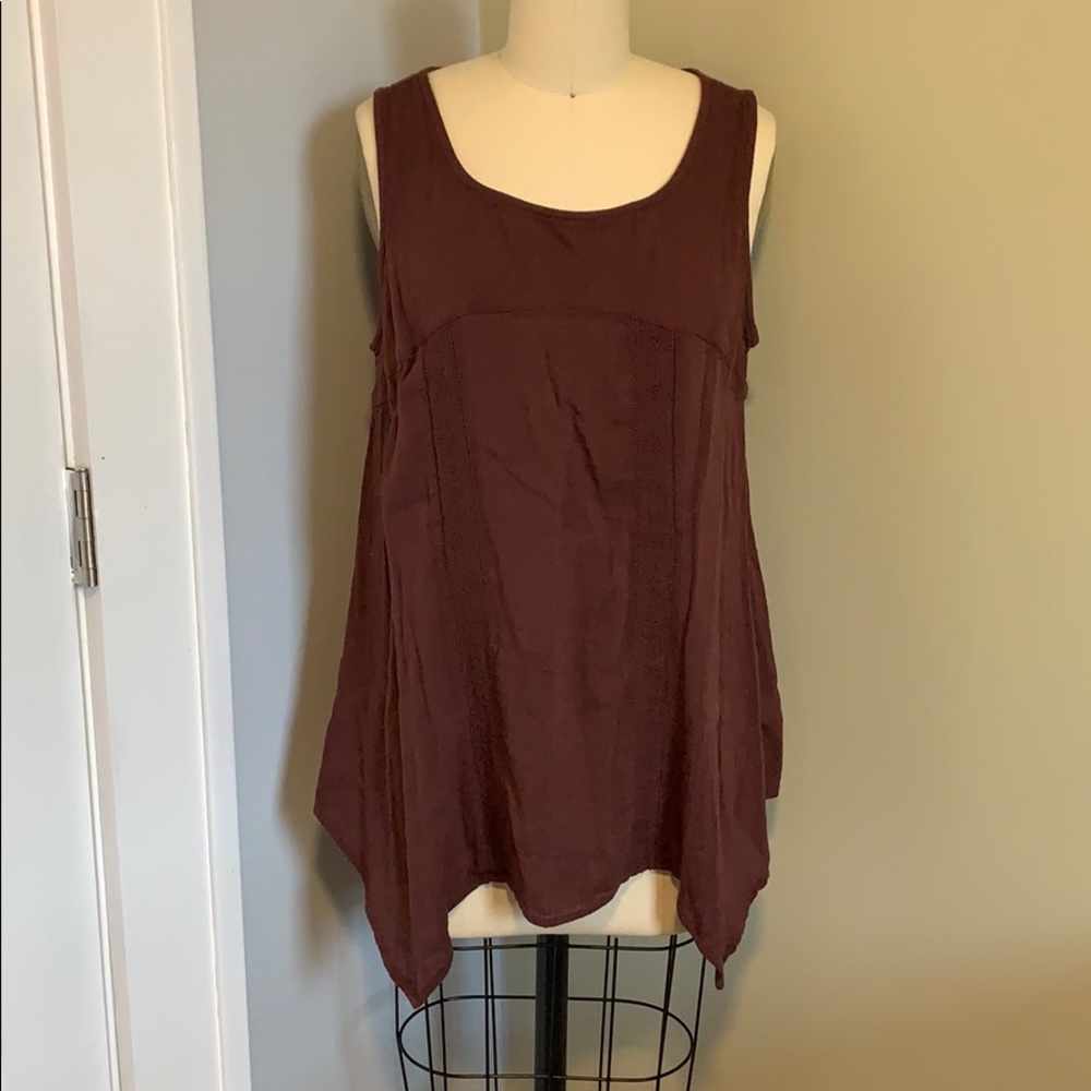 Maroon tank.